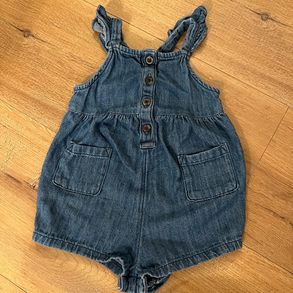 Baby girl jean Romper, old navy size 3-6mo